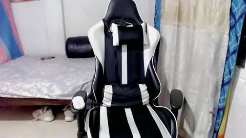 Bergon77 online show from 02.25.25