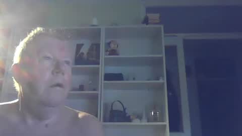 Snapshot of berra3232 chatting on 12.25.24 berra online show from 12.25.24