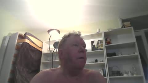 Snapshot of berra3232 chatting on 02.28.25 berra online show from 02.28.25