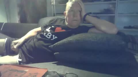 Snapshot of berra3232 chatting on 10.26.25 berra online show from 10.26.25