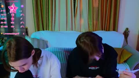 Snapshot of berry_assortment chatting on 12.20.25 Your sweet Tara and Eva online show from 12.20.25