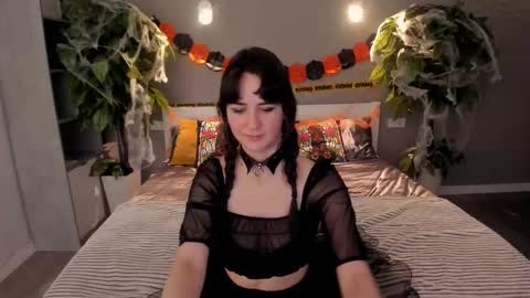 Snapshot of berrydiva chatting on 10.18.25 Violette online show from 10.18.25