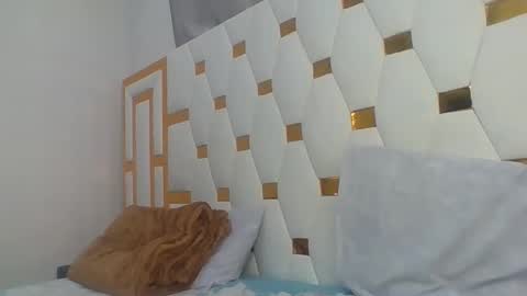 Snapshot of berryl8 chatting on 10.17.25 berryl online show from 10.17.25