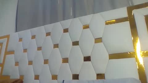 Snapshot of berryl8 chatting on 10.26.25 berryl online show from 10.26.25