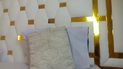 Snapshot of berryl8 chatting on 11.23.25 berryl online show from 11.23.25