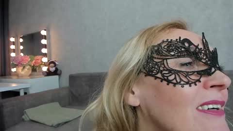 Snapshot of best__angelica chatting on 02.10.25 best__angelica online show from 02.10.25