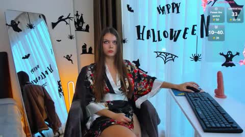 Snapshot of best_alice chatting on 10.29.25 Alice online show from 10.29.25