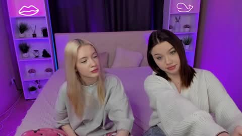 Snapshot of best_trip chatting on 01.27.25 Danny and Kira online show from 01.27.25