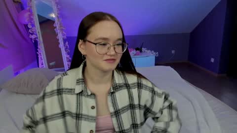 Snapshot of best_trip chatting on 02.02.25 Danny and Kira online show from 02.02.25