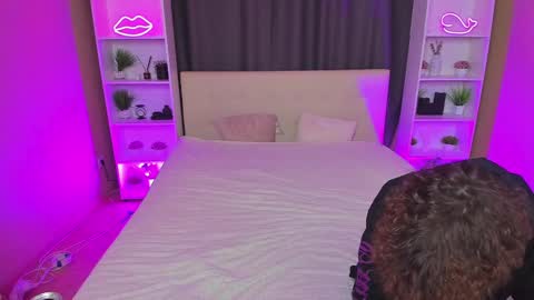 Snapshot of best_trip chatting on 02.13.25 Danny and Kira online show from 02.13.25