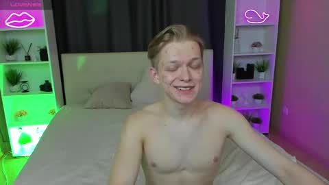 Snapshot of best_trip chatting on 02.21.25 Danny and Kira online show from 02.21.25