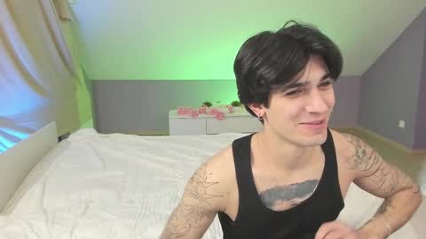 Snapshot of best_trip chatting on 02.28.25 Danny and Kira online show from 02.28.25