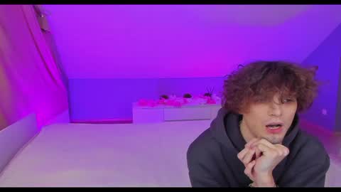 Snapshot of best_trip chatting on 03.06.25 Danny and Kira online show from 03.06.25