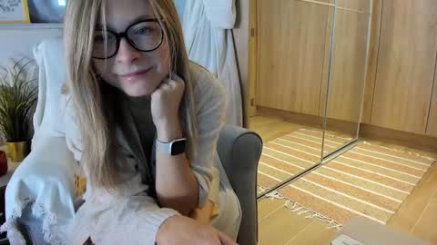 Vicky   online show from 10.20.25