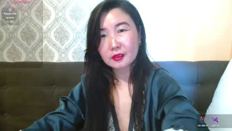 Snapshot of bet_lu chatting on 12.19.24 Bet Lu online show from 12.19.24
