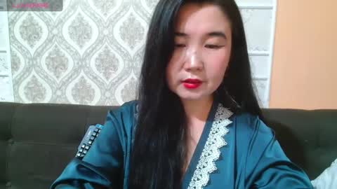 Snapshot of bet_lu chatting on 02.18.25 Bet Lu online show from 02.18.25