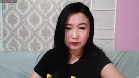 Snapshot of bet_lu chatting on 09.20.25 Bet Lu online show from 09.20.25