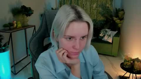 Snapshot of bethanycloud chatting on 10.15.25 Bethany online show from 10.15.25