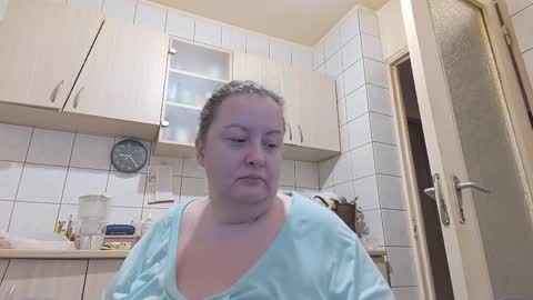 Snapshot of bethnorth chatting on 03.10.25 bethnorth online show from 03.10.25