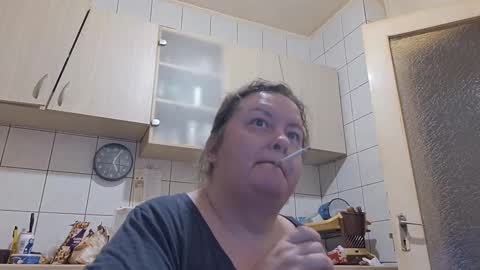 Snapshot of bethnorth chatting on 09.23.25 bethnorth online show from 09.23.25