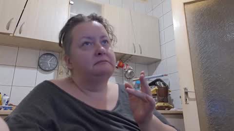 Snapshot of bethnorth chatting on 09.25.25 bethnorth online show from 09.25.25