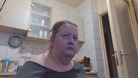 Snapshot of bethnorth chatting on 09.27.25 bethnorth online show from 09.27.25