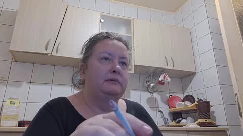 Snapshot of bethnorth chatting on 09.30.25 bethnorth online show from 09.30.25