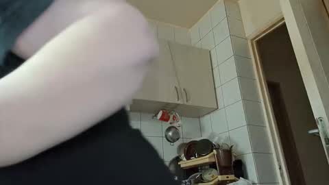 Snapshot of bethnorth chatting on 12.16.25 bethnorth online show from 12.16.25