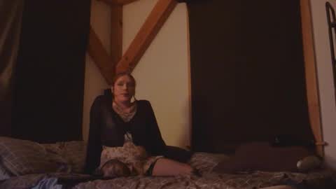 Snapshot of betsybradcock chatting on 02.05.26 Betsy online show from 02.05.26