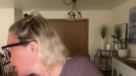 Snapshot of betterconvobesttime chatting on 11.23.25 Best Time and Even better Convo online show from 11.23.25