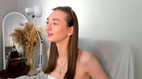 Snapshot of betty_watts chatting on 06.18.26 Kelly online show from 06.18.26