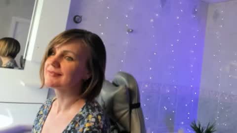 Snapshot of bettygibsonn chatting on 03.26.26 Betty online show from 03.26.26