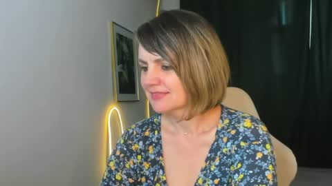 Snapshot of bettygibsonn chatting on 04.08.26 Betty online show from 04.08.26