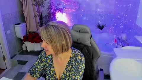 Snapshot of bettygibsonn chatting on 04.15.26 Betty online show from 04.15.26