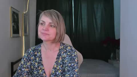 Snapshot of bettygibsonn chatting on 04.17.26 Betty online show from 04.17.26