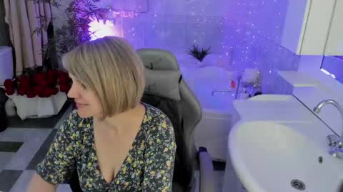 Snapshot of bettygibsonn chatting on 04.19.26 Betty online show from 04.19.26