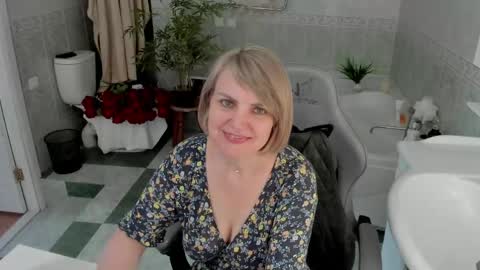 Snapshot of bettygibsonn chatting on 04.23.26 Betty online show from 04.23.26