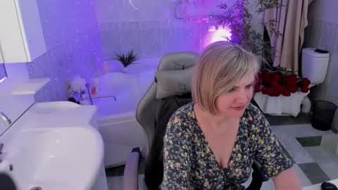 Snapshot of bettygibsonn chatting on 04.24.26 Betty online show from 04.24.26