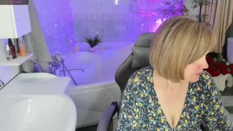 Snapshot of bettygibsonn chatting on 05.18.26 Betty online show from 05.18.26
