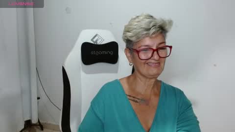 Snapshot of bety_cum3 chatting on 06.09.26 bibiana online show from 06.09.26