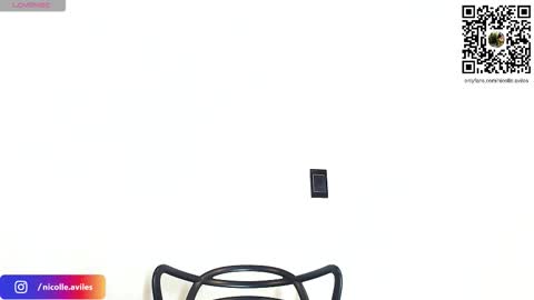 Nicolle Aviles online show from 11.22.25