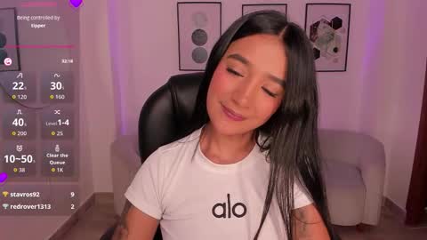 Snapshot of beverlyy_johnson chatting on 12.18.25 beverlyy johnson online show from 12.18.25