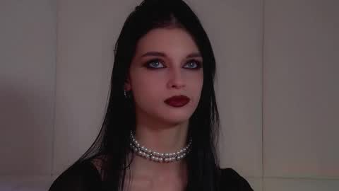 Snapshot of beverlyyork chatting on 11.08.25 Beverly online show from 11.08.25