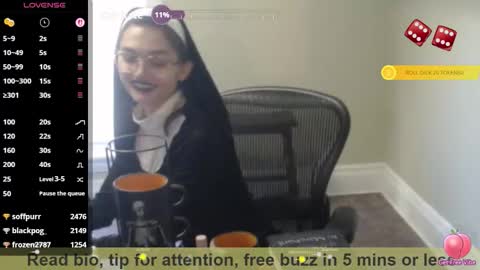 Snapshot of bex_black chatting on 10.31.25 Bex Black online show from 10.31.25