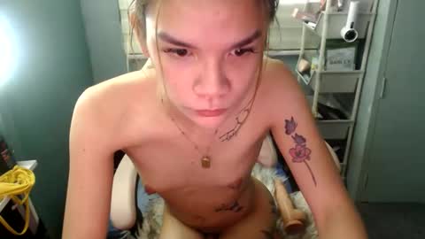 Snapshot of bheefuck52 chatting on 05.22.26 bhee52 online show from 05.22.26
