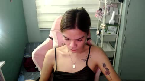 Snapshot of bheefuck52 chatting on 05.24.26 bhee52 online show from 05.24.26