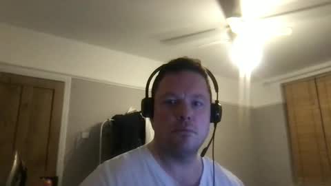 Snapshot of bhm2022 chatting on 11.12.25 bhm2022 online show from 11.12.25