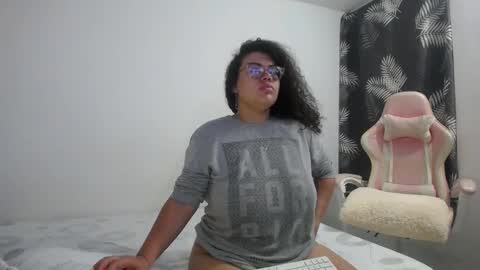 Bianca Tuesday to Sunday from 2am to 6am UTC-5 online show from 11.26.25