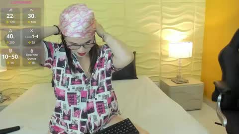 Snapshot of biancaroyalle chatting on 04.19.26 Bianca Royalle online show from 04.19.26