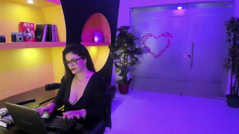 Snapshot of biancaroyalle chatting on 04.24.26 Bianca Royalle online show from 04.24.26